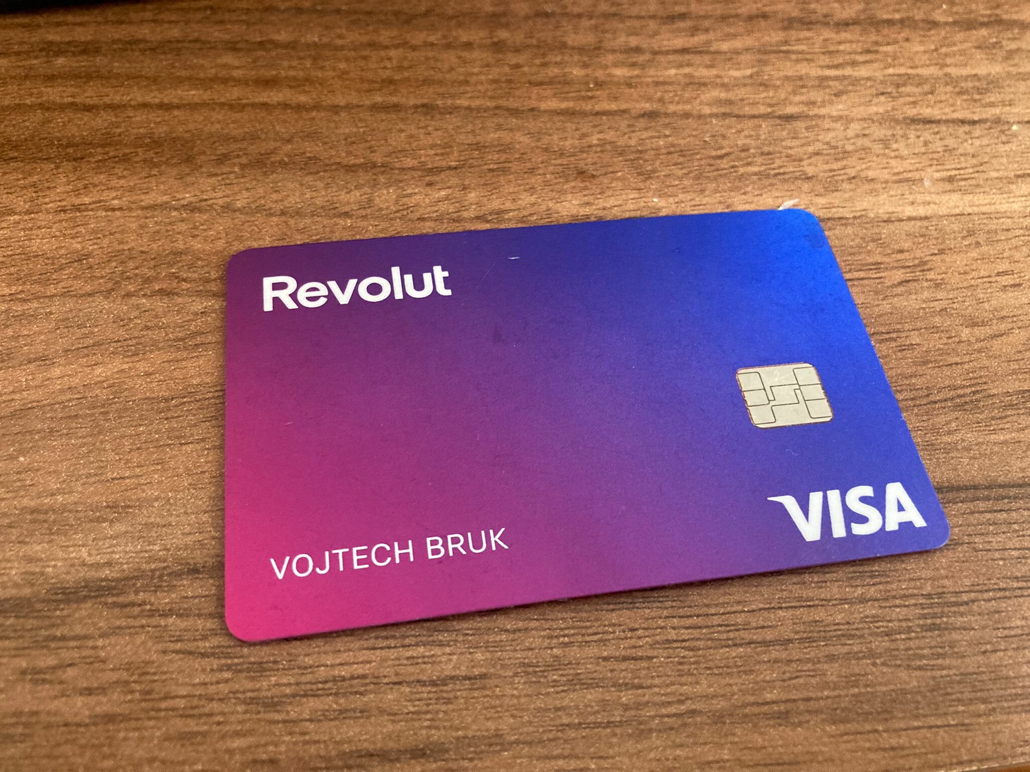 revolut karta rotated