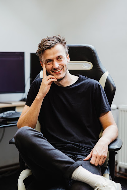 recenze Vlastimil Omelka